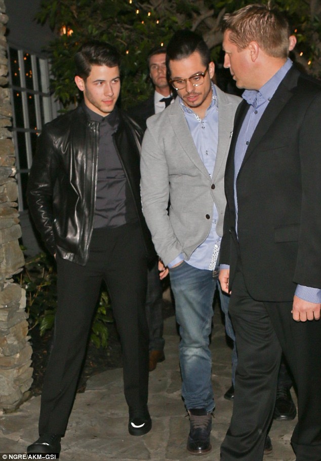 safe teenage dating sites